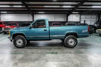 1993-Chevrolet-K2500-Bright Teal Metalic-195397-34.jpg